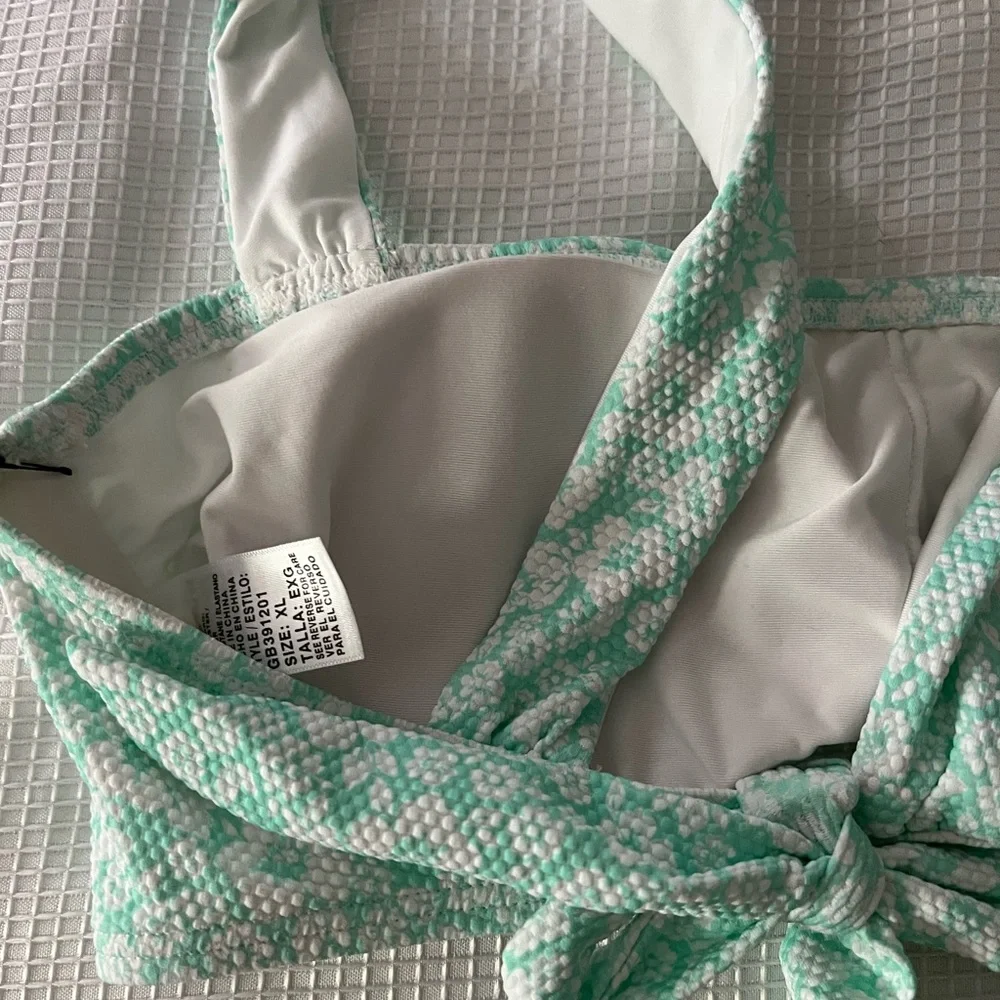 Green Patterned Bikini Set - Picture 6 of 8